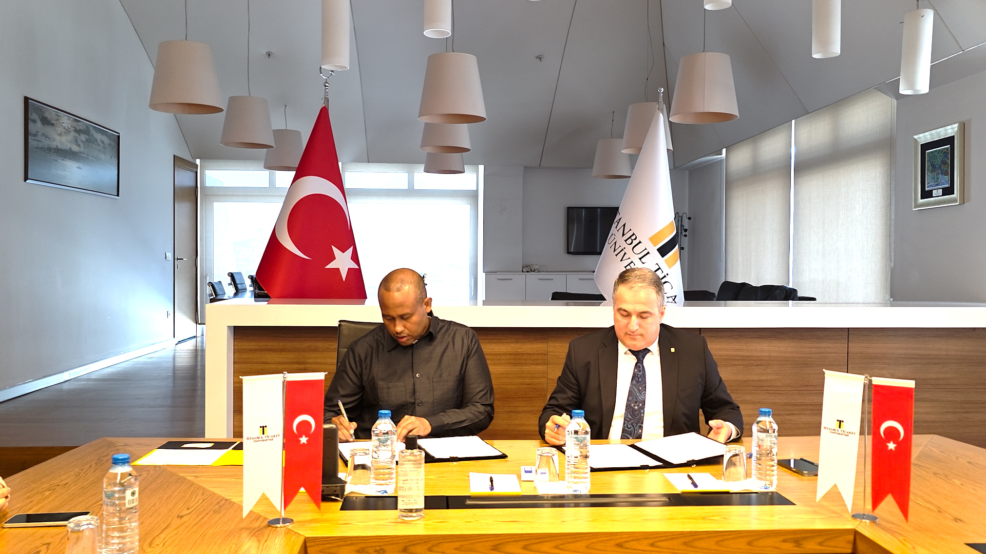Daaru Salaam University is pleased to announce the signing of a Memorandum of Understanding (MoU) with Istanbul Commerce University (İstanbul Ticaret Üniversitesi)