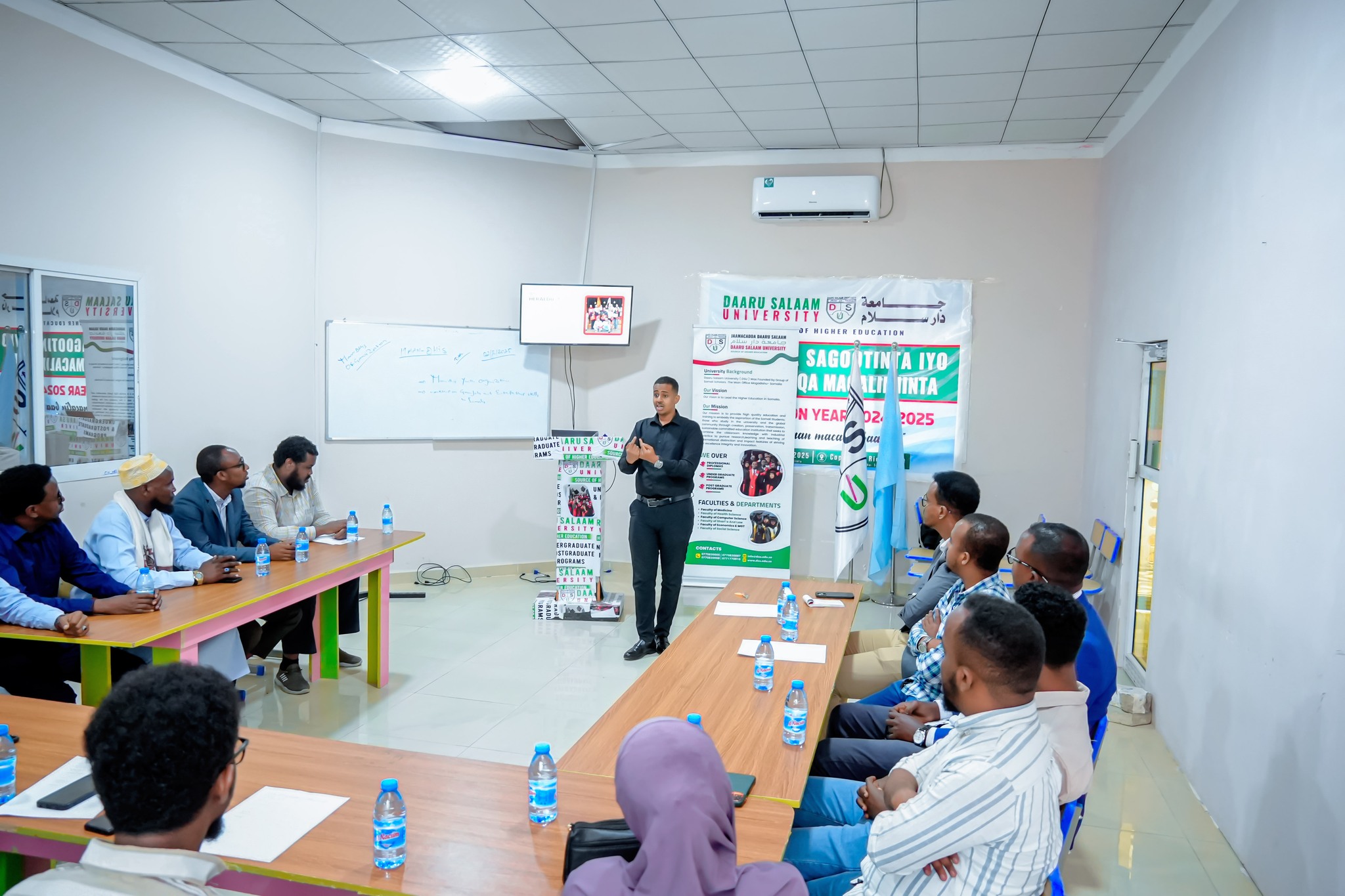Daaru Salaam University, with its commitment to improve the quality of education and building sustainable educational institutions, held a seminar titled “Building Stronger Institutions: Foundations for Sustainable Educational Growth”. This seminar was officially presented by Dr. Yaxya Nor Ahmed, and at the same time it was conducted by the Deputy Chairman of Education of Daru Salaam University, ENG ILYAS YAKUB OSMAN.